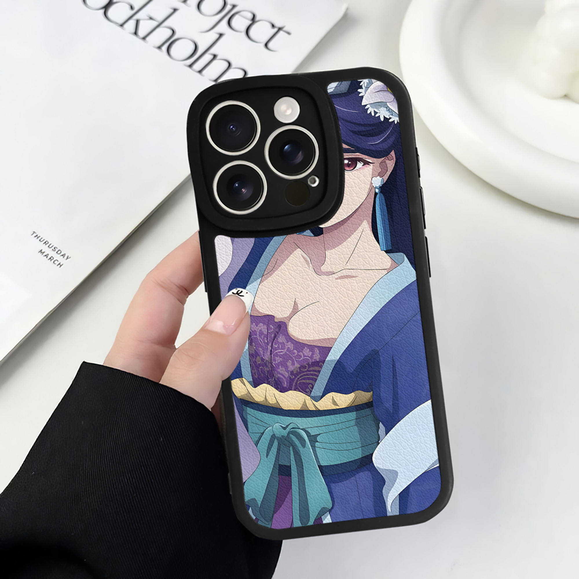 （画像用） 薬屋のひとりごと The Apothecary Diaries 【iPhone 16シリーズ対応】シリコンスマホケース（レザー調） 材質：シリコン
